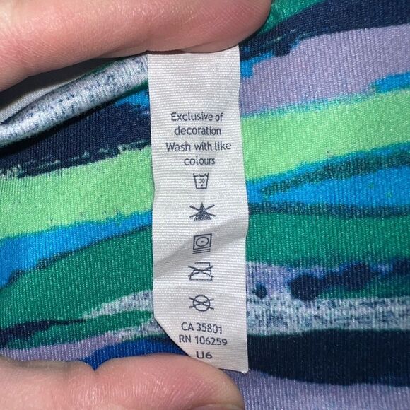 Lululemon Seven Wonders Boogie Shorts Full-On Luon Roll Down Size 4 EUC - Picture 4 of 4